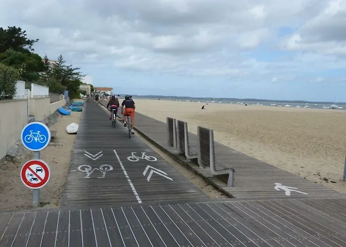 Les Pieds Dans L'eau Apartment