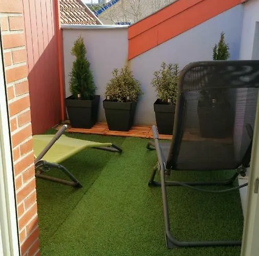 Les Pieds Dans L'eau Apartment *